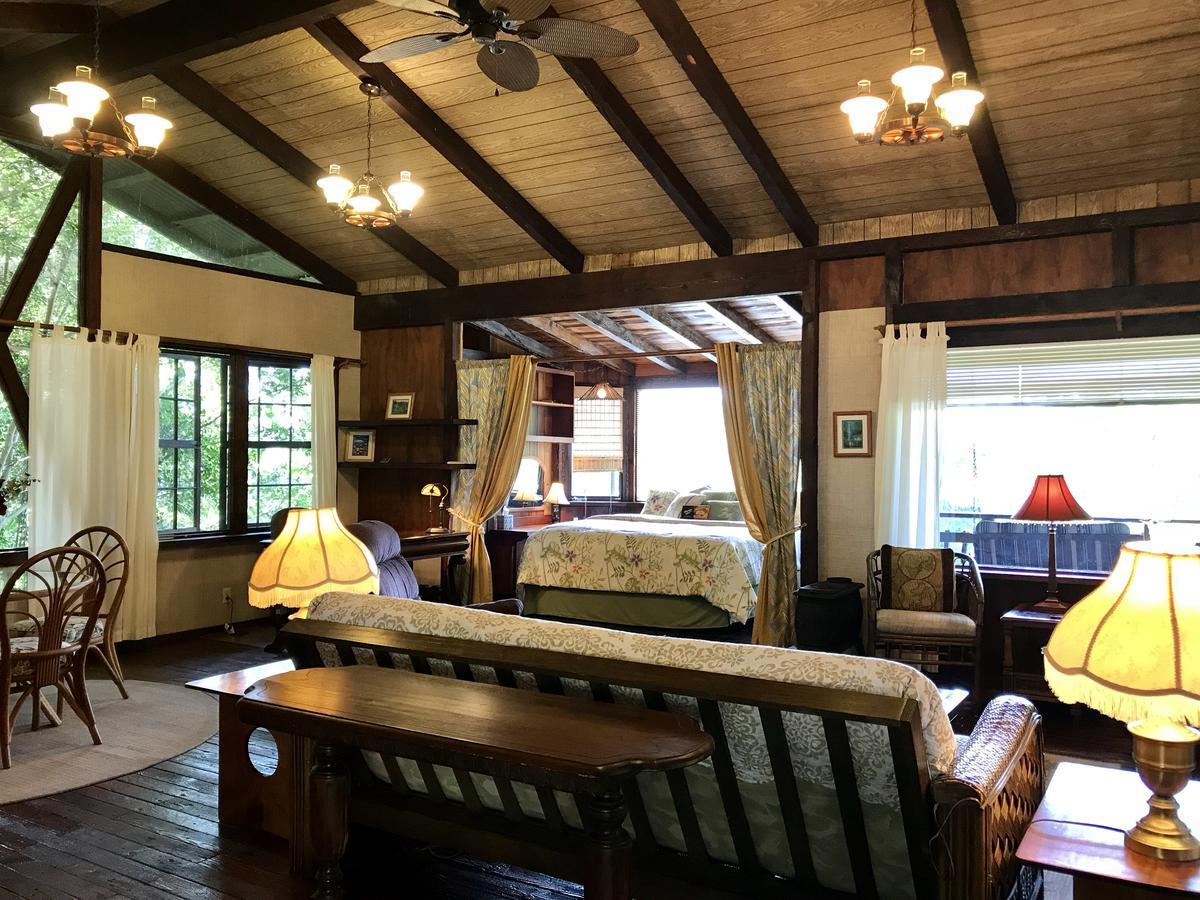 Hale Maluhia Country Inn Kailua-Kona Buitenkant foto
